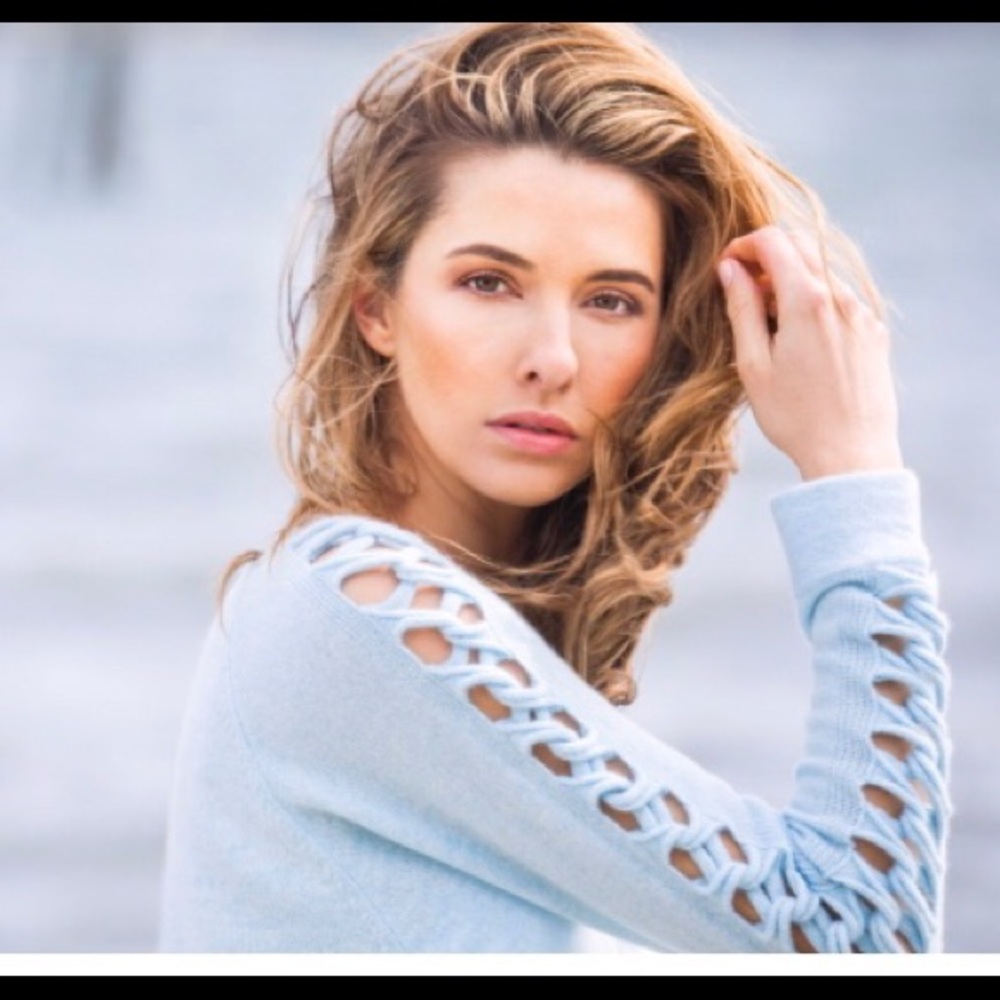 CASHMERE BRAIDED SLEEVE SWEATER